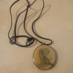 🍁Grand Canyon Howling Wolf Wooden Pendant